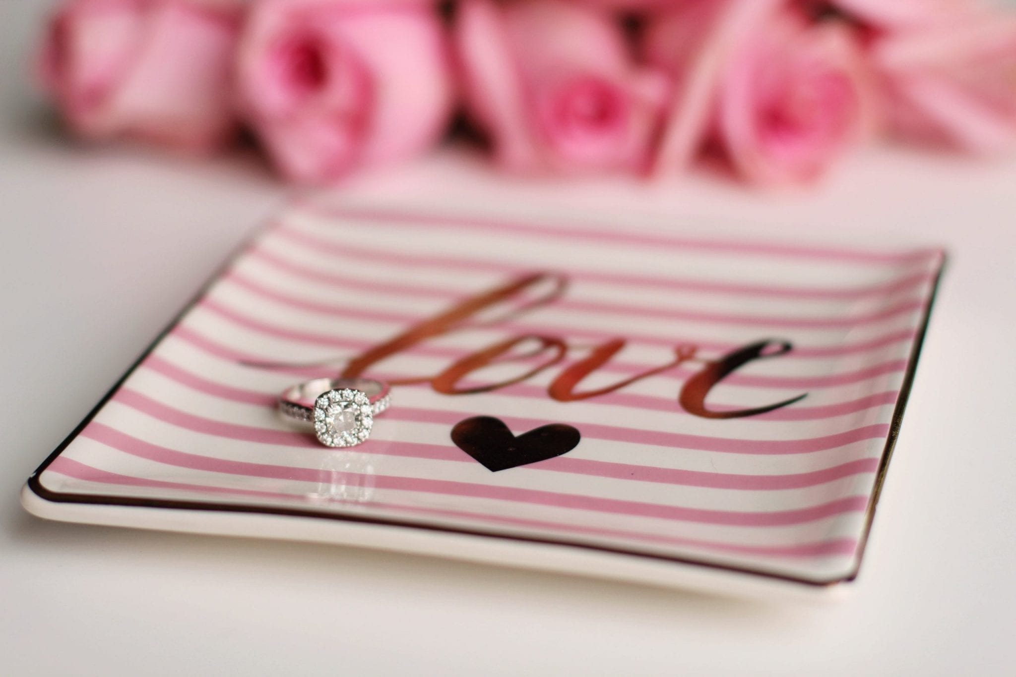 Give back the engagement ring after a break up?